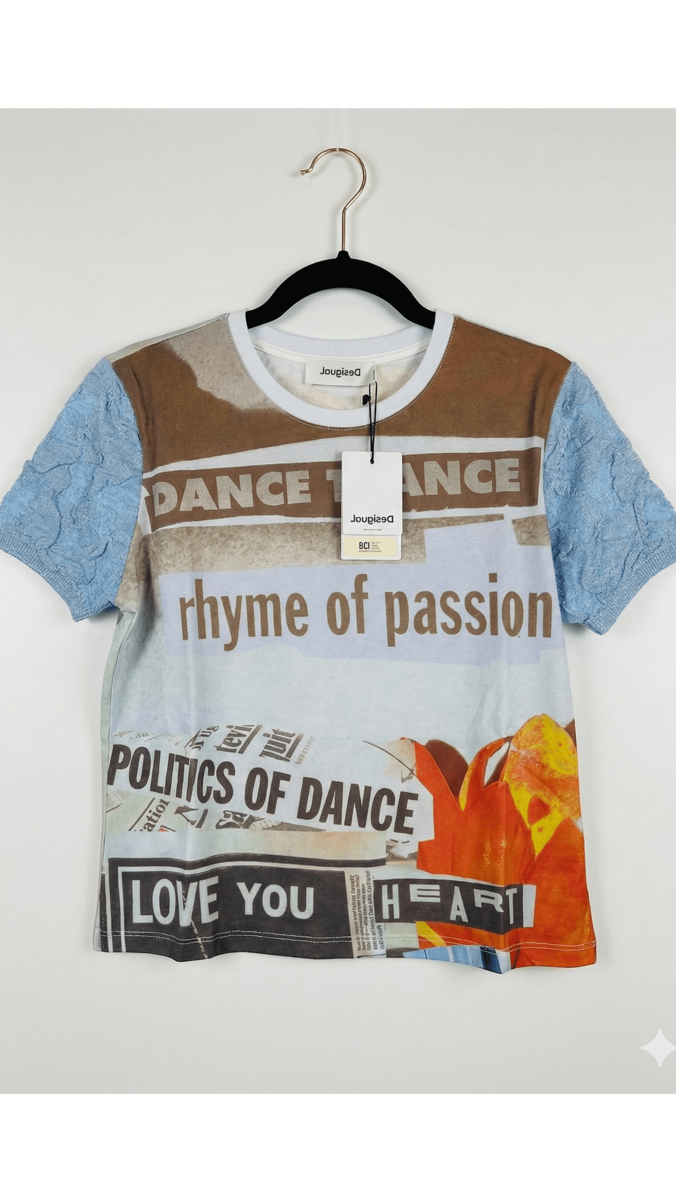 T-Shirt Desigual donna "Urban Collage" con Maniche a Contrasto