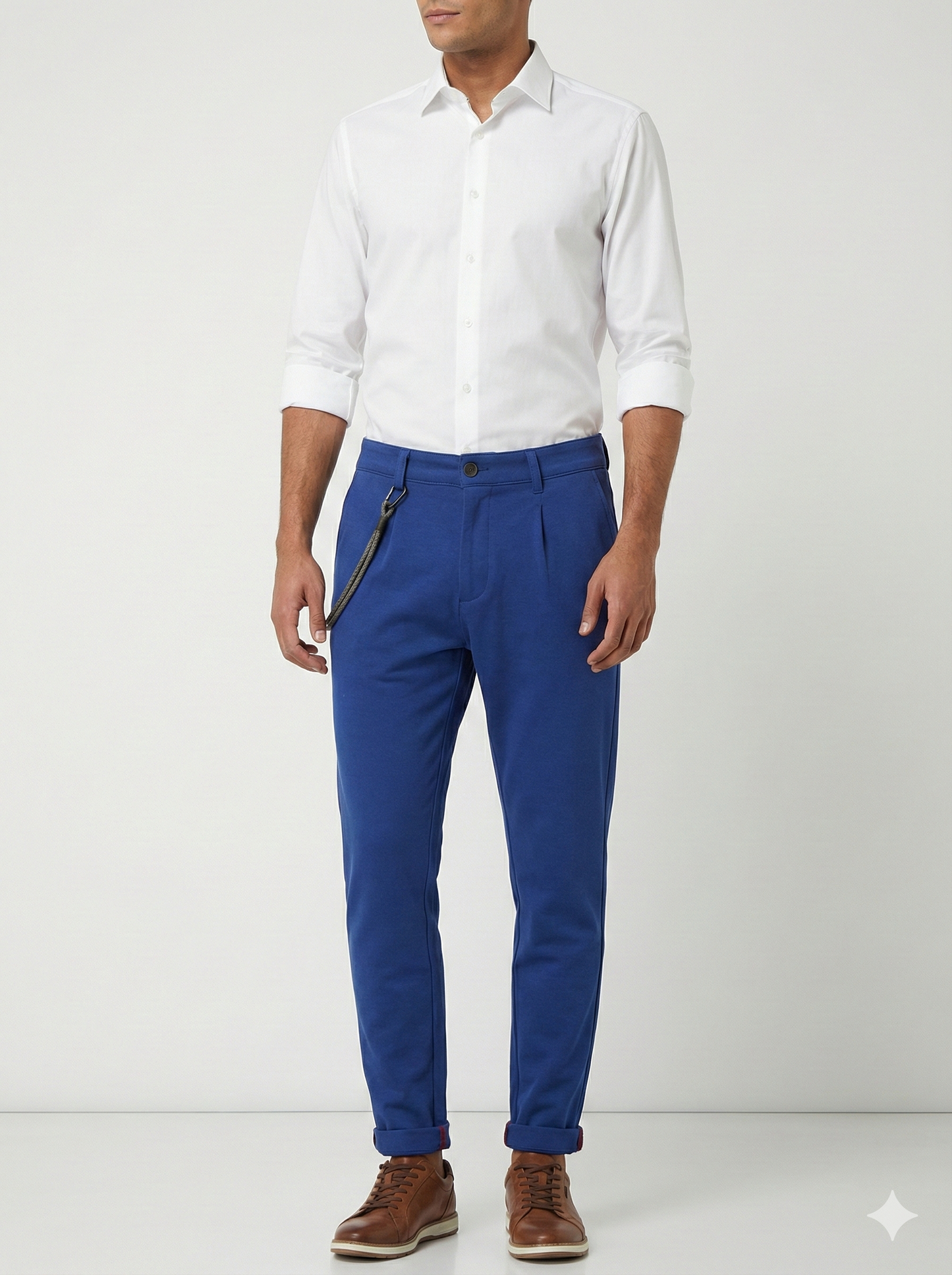 Pantalone Chino "Urban Comfort" con Accessorio a Catena