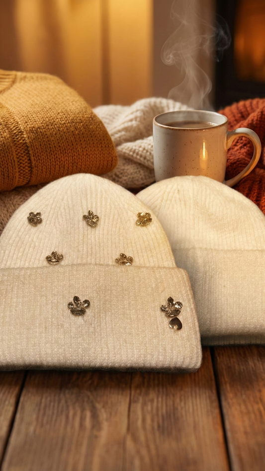 Beanie "Winter Light" – Morbidezza e Punti Luce